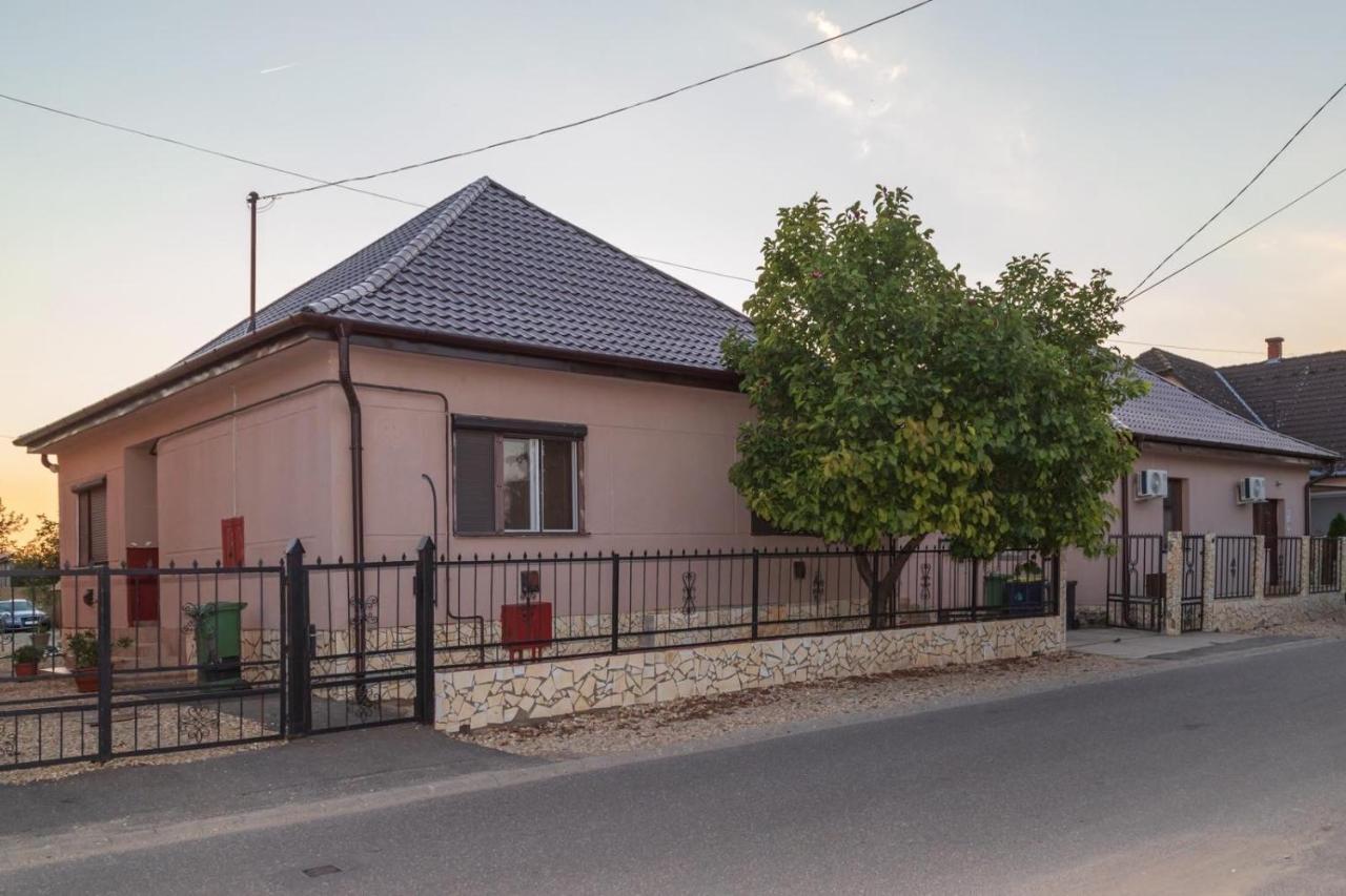 Apartmán Ivanhoe Apartman Nyírbátor Exteriér fotografie